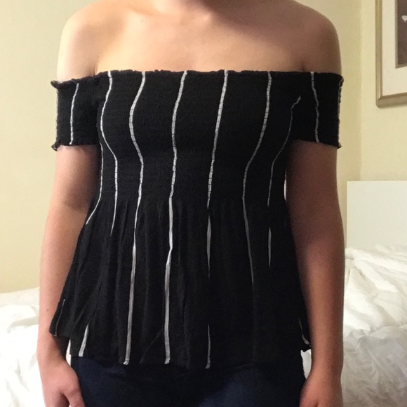 Off shoulder striped blouse - Picture 2 of 4